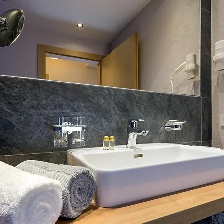 Πανσιόν Zwingerhof 4*