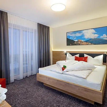 Zwingerhof Pensjonat 4*